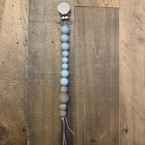 3 for $15 / Loulou lollipop silicone pacifier clip - Picture 1 of 2